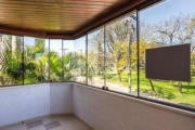 Lindo apartamento no Jardim Planalto com vista perene para praça muito arborizada, 3 dormitórios , suíte, living 2 ambientes, sacada, área separada, apenas um lance de escada , agua quente gás central