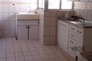 Excelente Apartamento de 3 Dormitórios, piso laminado - Reformado e Pronto para Morar!&lt;BR&gt;Vista arborizada e condomínio com portaria 24 horas e salão de festas.  &lt;BR&gt;Localização do lado de