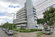 Excelente sala comercial no bairro Santana, distribuída em 47,70m² de área privativa de frente, 1 lavabo, 1 vaga escriturada e coberta, próximo ao Instituto de Cardiologia, Mediplex, Hospital Ernesto 