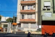 APTO COMPOSTO POR 01 QUARTO COM SACADA - SALA DE ESTAR - BANHEIRO SOCIAL - COZINHA - ÁREA DE SERVIÇO - IMEDIAÇÕES DA AV. CRISTÓVÃO COLOMBO - SHOPPING TOTAL - ACEITAMOS FINANCIAMENTO