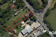 TERRENO PLANO COM LEVE DECLIVE - CERCADO / MURADO - BEM LOCALIZADO - MEDINDO 14,00m DE FRENTE POR 250,00m DA FRENTE AO FUNDO - TOTALIZANDO 3.500.00m2 - OBS: POSSUI UMA CASA DE ALVENARIA COM 106,00m2 N