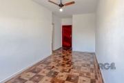 Ótimo apartamento  de 2 dormitórios, sala de estar e sala de jantar, banheiro social e banheiro auxiliar, cozinha  e área de serviço. Iluminado, silencioso. Bairro com grande potencial de comércio, tr