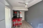 Apartamento JK, no bairro Jardim Leopoldina, Condomínio Praia do Ponta Negra, com 1 dormitório, reformado, ficam móveis sob medida, split, cooktop, banheiro reformado. Condomínio com portaria 24 horas