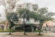 Frente andar alto. Maravilhoso apartamento, próximo a todos os recursos do bairro, 3 dormitórios (1 suite), um dos dormitórios com sacada, banheiro social, living 2 ambientes, cozinha, área de serviço