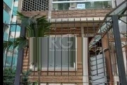 Vende-se apartamento de 1 dormitório, desocupado, com sacada,  na rua Duque de Caxias, CENTRO HISTÓRICO, banho social amplo, living em 2 ambientes, ensolarado, copa e cozinha, área de serviço independ