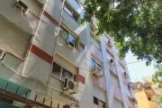 Apartamento com 1 dormitório reformado e projetado por arquiteto. Semi mobiliado. Condomínio com boa apresentação e elevador. Ensolarado e ventilado. Excelente localização, próximo às conveniências qu