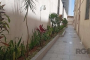 Apartamento 2 dormitórios , terreo elevado, lateral, bairro cidade baixa- Porto Alegre&lt;BR&gt;Apartamento 2 dormitórios térreo elevado,  lateral, living 2 ambientes, 1 banheiro social, área de servi