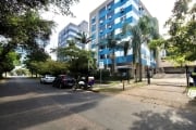 Apartamento com 71m², com 02 dormitórios, sala, cozinha comárea de serviço integrada e banheiro com box de vidro. Vaga coberta. Condomínio com salão de festas com ar condicionado e cozinha completa, c