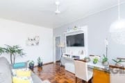 Ótimo apartamento no bairro Azenha, de frente, reformado, com 88m² privativos, de 2 dormitórios. Possui sala ampla, 2 dormitórios, banheiro com box e ventilação natural, cozinha mobiliada e área de se