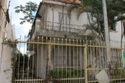 Excelente Terreno para propriedade residencial / comercial, em ótima localização. &lt;BR&gt;&lt;BR&gt;Havia casa, mas foi demolida. Terreno atualmente limpo.  &lt;BR&gt;&lt;BR&gt;Ponto comercial junto