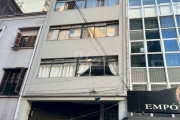 Na Riachuelo, sala/conjunto de frente com 52m². &lt;BR&gt;Também pode ser transformada em apto de 2 dormitórios.&lt;BR&gt;Conta com recepção/sala de espera, duas salas individuais, copa e banheiro. &l