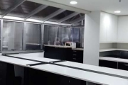 Vende-se ótima sala comercial de 80m2, de frente, mobiliada, composta de recepção, sala de reunião,12 posições já com instalações(possibilidade de até 15 lugares), mesa privativa, cozinha equipada, te