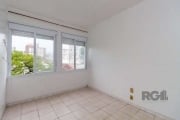 Apartamento de 1 (um) dormitório no bairro Santana. Living ambiente, cozinha com área de serviço conjugada e banheiro social. Condomínio de baixo valor, com ótima iluminação. Próximo a todos os recurs