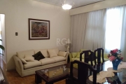 Apartamento com 2 dormitórios no bairro Medianeira, living amplo,  cozinha, área de serviço, banheiro auxiliar,  excelente iluminação e ventilação. Prédio pequeno, bem localizado junto avenida Carlos 