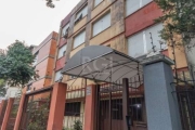 Vende apartamento de 01 dormitório, reformado,  living 02 ambientes, banheiro social, cozinha e área de serviço separada. Prédio  com elevador. &lt;BR&gt;Quase esquina Av. Getúlio Vargas.