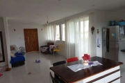 Casa com 7 dormitórios à venda, 240 m²