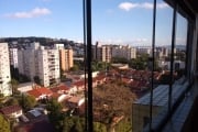 Excelente apartamento, no coração do Bairro tristeza, com todas as facilidades do bairro,três  dormitórios, sendo uma suíte, amplo living para dois  ambientes com sacada fechada , churrasqueira, banhe