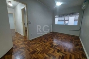 Ótimo apartamento no bairro Menino Deus, com 68m² privativos, reformado, de 2 dormitórios. Possui sala ampla, 2 dormitórios, banheiro com box de vidro, cozinha espaçosa, área de serviço, dependência e