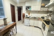 Apartamento com 3 quartos na Cidade Baixa&lt;BR&gt;&lt;BR&gt;Apartamento 75m² SEMIMOBILIADO com 3 dormitórios, cozinha, lavanderia, sala estar e jantar, lavabo e banheiro social e água quente.&lt;BR&g