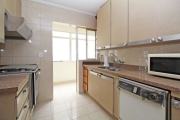 Vende-se apartamento desocupado 3 dormitórios amplos com suíte, 2 vagas individuais, uma vaga do apartamento e a outra do condomínio, gabinete, lavabo, living em dois ambientes amplos, copa e cozinha,