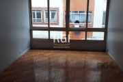 Apartamento de 106 m² privativos, com 3 dormitórios (1 suíte) e 1 vaga de garagem coberta, localizado no bairro Menino Deus.&lt;BR&gt;&lt;BR&gt;O imóvel oferece living em 'L' para estar e ja