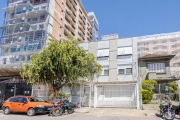 Apartamento semi mobiliado de três quartos e 2 banheiros,  churrasqueira e lareira, junto ao Zaffari da Lima e Silva.&lt;BR&gt;Apartamento de três dormitórios reformado,  com 120 metros quadrados de á