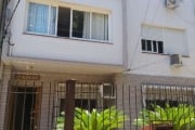 BAIXOU! Apartamento no Menino Deus 72 m², dois dormitórios, banheiro social e banheiro  auxiliar, cozinha,  Garden amplo com churrasqueira.&lt;BR&gt;O imóvel fica próximo as facilidades  que o bairro 