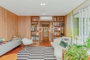 Apartamento no Cabral com 3 quartos e 2 vagas - J8