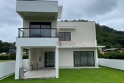 Casa Alto Padrão 230 m² em Condomínio Fechado com 3 Suítes Canasvieiras Florianópolis Brasil