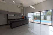 Casa Térrea com 3 Suítes + Piscina e Escritório em condomínio em Paulínia