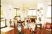 1§ PISO. LIVING P/ 3 AMBS LAREIRA LAVABO COPA COZ AS QE WC TERRACO PISCINA CHURRASQ.  2§ PISO. 2 STE