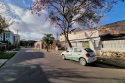 Terreno plano no bairro Tristeza, medindo 14 metros de frente por 70 de fundos. A 30 metros da rua Pereira Neto,  transporte público, comércios e colégios no entorno.