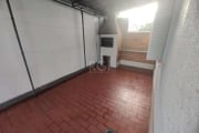 Apartamento com 03 dormitórios no Bairro São Geraldo, com 02 banheiros, 02 áreas cobertas sendo 01 delas com churrasqueira, sala de estar e sala de jantar, cozinha e área de serviço. Imóvel de frente 