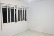 Ótimo apartamento JK no Centro, próximo do Gasômetro, DESOCUPADO, com 27m² privativos, reformado. Possui sala/dormitório, banheiro com box e ventilação e cozinha. Imóvel muito ventilado e iluminado. C