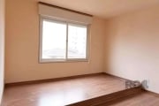 Apartamento de 45m² com 1 dormitório, banheiro, living para dois ambientes, cozinha, área de serviço separada e 1 vaga de garagem rotativa. Último andar, bem iluminado e ventilado. Está localizado no 