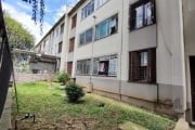 01 apartamento, de 2 dormitórios, sala, cozinha, área de serviço separada, banheiro.  Excelente localização, quase esquina com avenida principal, próximo a supermercado, farmácia e parada de ônibus. A