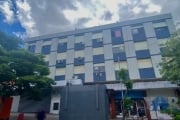 APARTAMENTO DE DOIS DORMITORIOS, BANHEIRO SOCIAL, SALA E COZINHA. APARTAMENTO POSSUI AR CONDICIONADO NA SALA, E EM UM DOS DORMITORIOS. SEGUNDO ANDAR. LOCALIZADO NA AV BENJAMIN CONSTANT, PROXIMO&lt;BR&