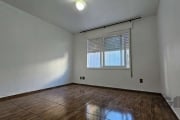 Apartamento 1 dormitório com área privativa de 47m², cozinha e área de serviço separadas, ótima orientação solar, com apenas 1 lance de escada. Próximo a todos os recursos do bairro.  &lt;BR&gt;Solici