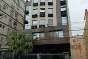 Salas comercial  no Bairro Menino Deus . Excelente ponto comercial , quase esquina Avenida Ipiranga . Sala totalmente equipada e mobiliada com móveis sob medida , eletros , ar condicionado e rebaixo e