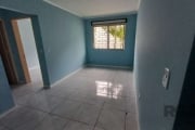 Excelente apartamento Térreo, com 01 dormitório, living estar e jantar, cozinha, banheiro social, área de serviço, gradil.     &lt;BR&gt;&lt;BR&gt;Condomínio com salão de festas, churrasqueira, quadra