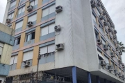 Excelente localização, no bairro Menino Deus. Apartamento de 3 dormitórios, living dois ambientes, lavabo, banheiro, cozinha, área de serviço, dependência de empregada com banheiro e 1 vaga de garagem