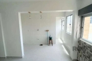 Apartamento novo, com vaga de garagem, andar alto com vista panorâmica.&lt;BR&gt;01 dormitório com Split instalado. &lt;BR&gt;Cozinha americana.&lt;BR&gt;Living 2 ambientes &lt;BR&gt;01 banheiro socia