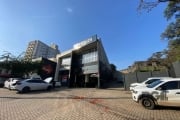 Duas lojas na Aparicio Borges 1067, sendo a loja 1 com 405m² e loja 2 com 441m², 3 banheiros em cada loja, pátio lateral com 360m² e pátio de fundos com 39m². Possui 17 vagas de estacionamento. Área d