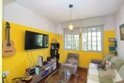 Apartamento no Bairro Rio Branco com 97m², possui 3 quartos espaçosos, living com 2 ambientes, sala de jantar, cozinha, área de serviço bem ensolarada e banheiro auxiliar. &lt;BR&gt;O imóvel é amplo e