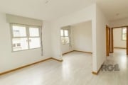 Apartamento localizado no bairro Vila Ipiranga, com 68m² no 3º andar. Imóvel com 03 dormitórios, transformado em 2, sala de estar, cozinha, banheiro social, área de serviço e pisos  em parquet. Imóvel