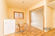 Apartamento à venda no bairro Partenon, em Porto Alegre. &lt;BR&gt;Este imóvel de 40m² oferece um ambiente aconchegante com 1 quarto, 1 banheiro, sala de estar, área de serviço. &lt;BR&gt;Bem localiza