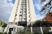 Apartamento, bem localizado, mobiliado, andar alto com vista, bem iluminado, posição solar norte, 2 dormitórios, sendo uma suíte, living para estar/jantar, banho social, cozinha com churrasqueira, áre