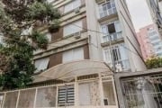 Semi mobiliado : Térreo, espaçoso apartamento tipo casa suspensa com 85.65 m2 privativos. Próximo ao Parque Farroupilha e todos os recursos do bairro. 3 Dormitórios (1 suite/closet), banho social, liv