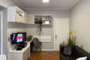 Studio/JK reformado com móveis sob medida, amplo living e dormitório, banheiro e cozinha planejada. Imóvel mobiliado, guarda-roupa, ar condicionado, sofá, móveis do banheiro, máquina de lavar, geladei