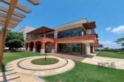 Casa para Comprar &lt;BR&gt;A Casa tem 2100 m° de área construída, em um terreno com 5000 m° e localização&lt;BR&gt;privilegiada, com mais privacidade, de esquina e ao lado da praça com lago.&lt;BR&gt